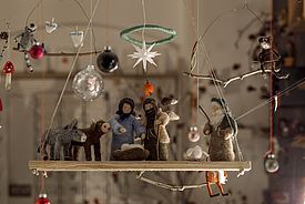 26 Schwesternliebe in Gänsefüsschen